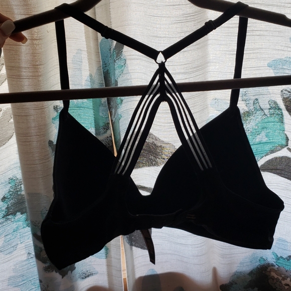 Victoria secret black bra 32D - Picture 2 of 3